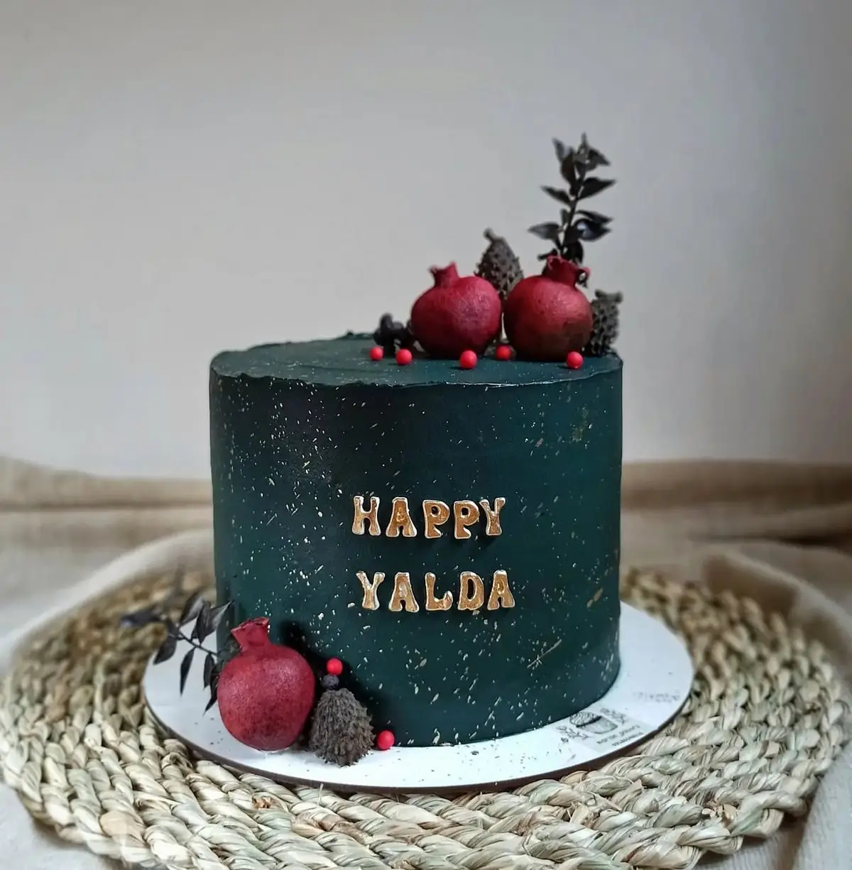 تزیین کیک شب یلدا برای مدرسه
