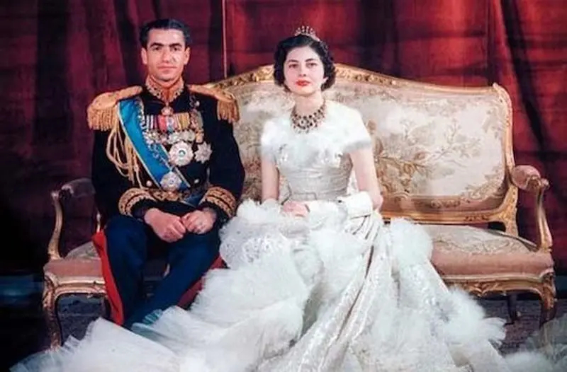 لباس عروس ثریا اسفندیاری