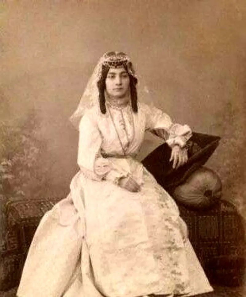  عروس قجری