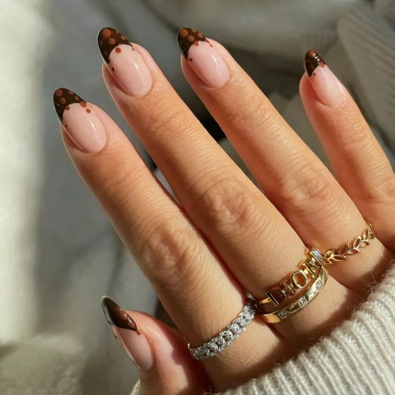 مدل ناخن فرنچ قهوه ای