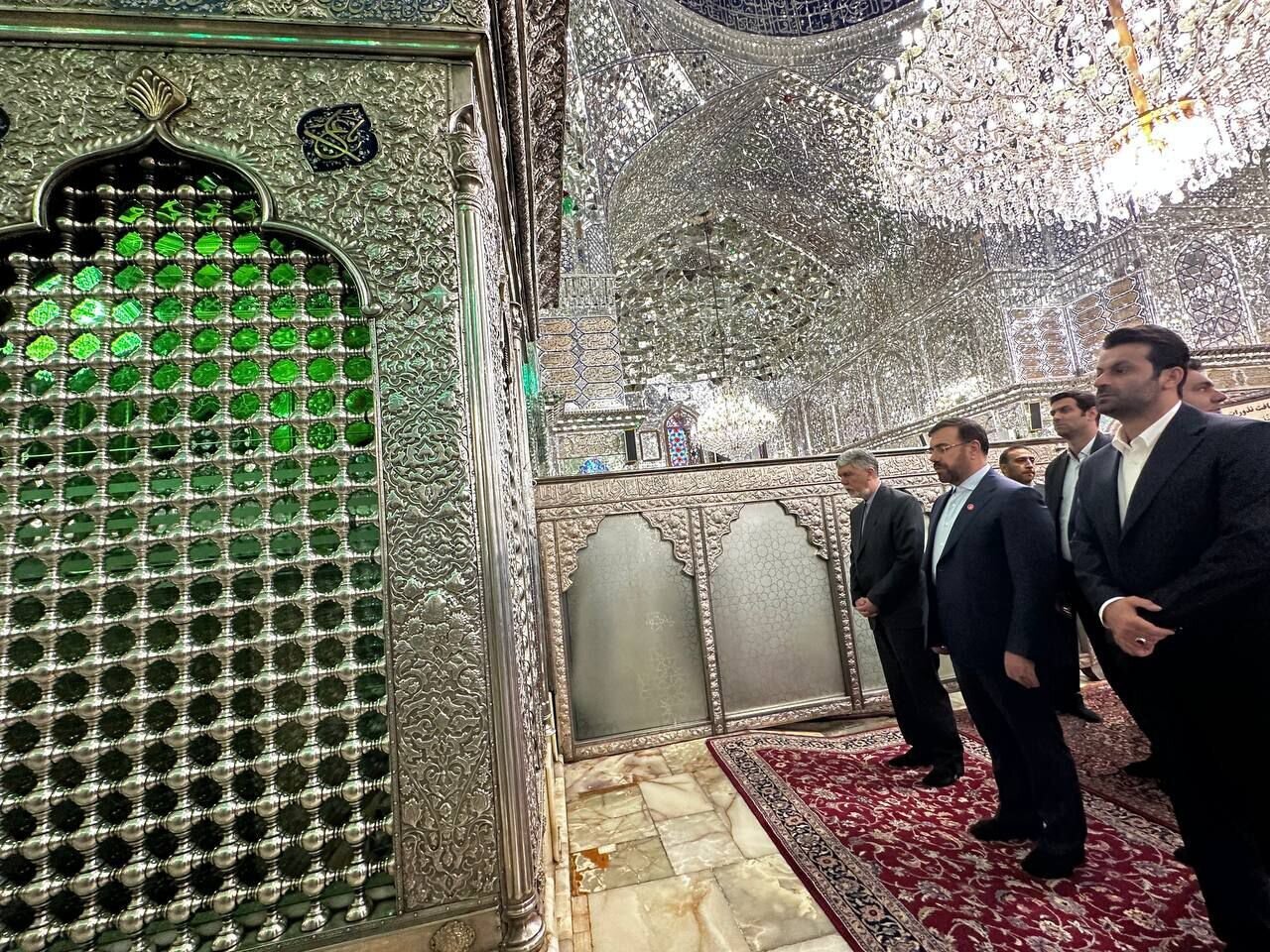 تشرف وزیر فرهنگ و ارشاد اسلامی به حرم شاهچراغ(ع)