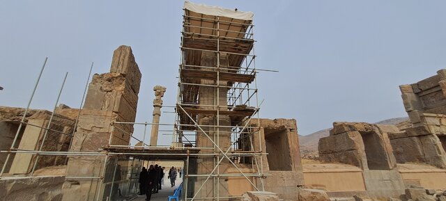 نیاز ۲۴۶ میلیارد تومانی ساماندهی ورودی و پردیس تخت جمشید/ مسیر بازدید گردشگران تغییر می‌کند