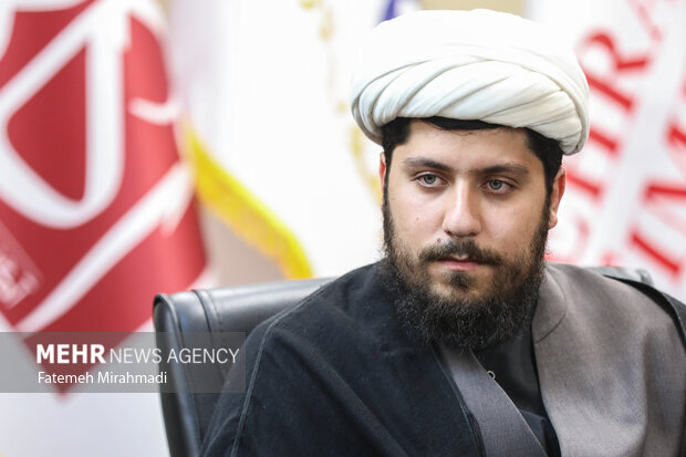 ادبیات داستانی در شیوه روایت، تأثیری فراتر از خاطره‌نگاری دارد