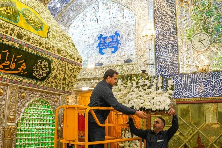 آذین بندی حرم مطهر امیرالمومنین (ع) در آستانه ولادت حضرت زهرا(س)/عکس