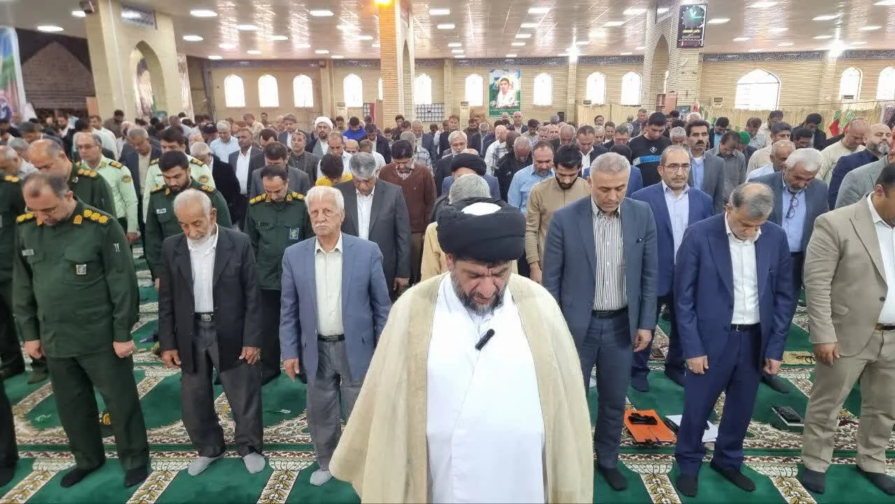 امام جمعه گناوه: دشمن در پی سیطره بر افکار ملت است