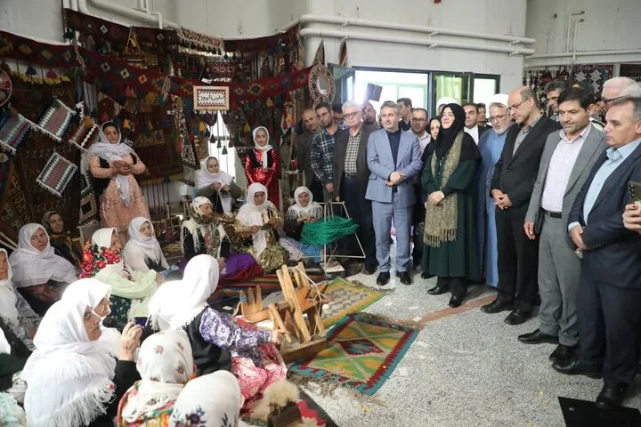 شهر ملی «گلیم ورنی عنبران» و چشم‌انداز جهانی‌شدن آن