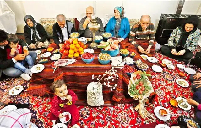یلدا در گلستان؛ شبی با طعم مارمرده، صدای قصه و هیجان بازی‌های قدیمی