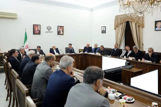 اخبار سیاسی یکم دی؛ هشدار دادستان تهران درباره حجاب/وعده تثبیت بازار ارز