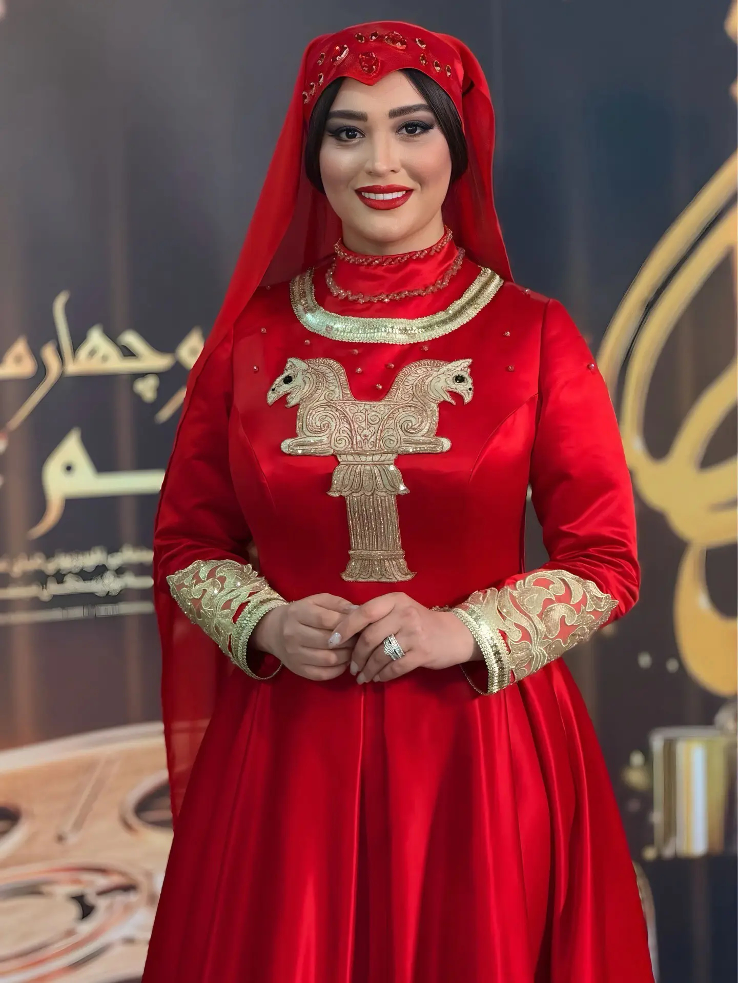 ساغر استاد شریف همسر امید معلم در جشن حافظ