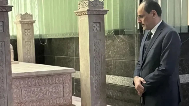 ابراهیم کالن، رئیس سازمان اطلاعات ترکیه، در آرامگاه ابو نصر فارابی
