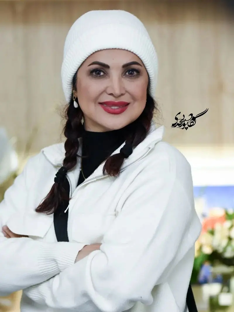 کمند امیرسلیمانی در افتتاحیه نمایشگاه نقاشی آرامه 1