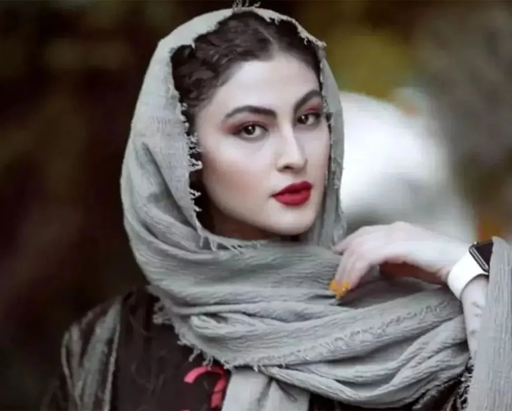 مریم مومن عروسی⁩