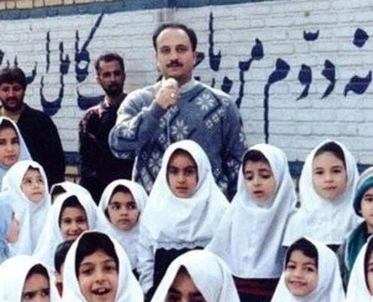 مسعود روشن پژوه در جوانی⁩