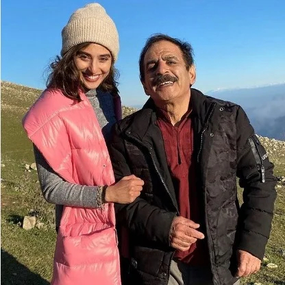 بازیگران فیلم آنتیک