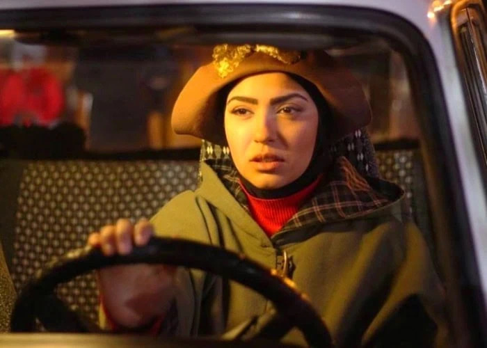 مونا کرمی