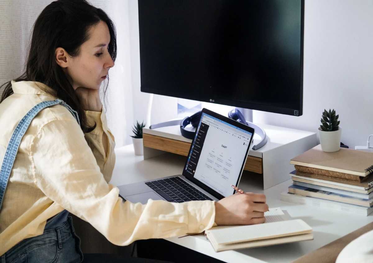 سیستم تأیید سن ChatGPT برای نوجوانان