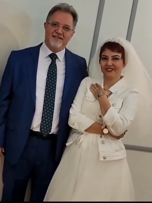  آناهیتا همتی